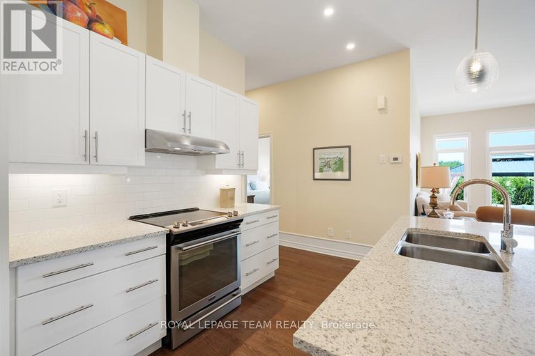 28689700/316-serenade-crescent-w/riverside-southgloucester-glen/ottawa/ontario/K1X0B8_14