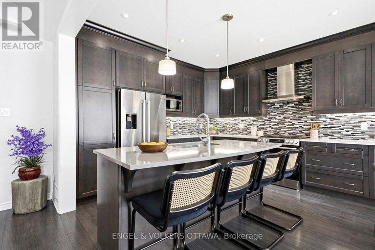 29515516/252-rue-des-soldats-riendeau-street/half-moon-bay/ottawa/ontario/K2J5Z4_13