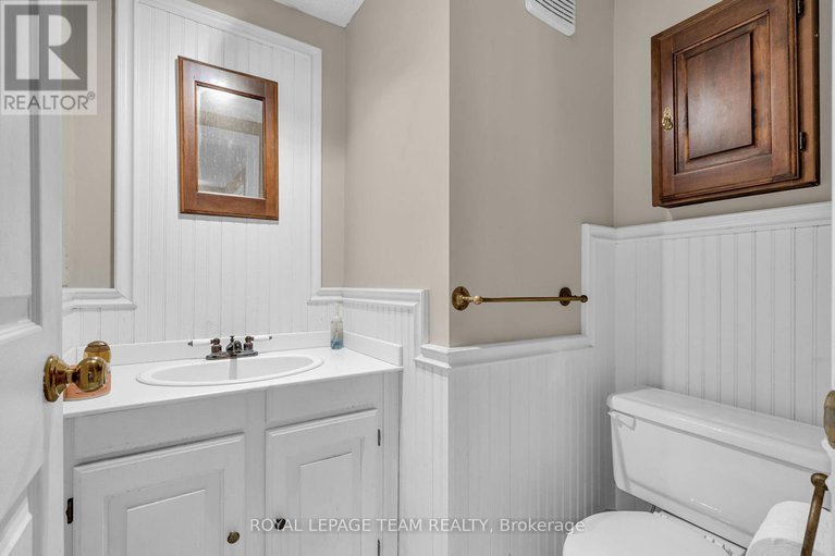 28352509/2322-summerside-drive/manotick-east-to-manotick-station/ottawa/ontario/K4M1B4_11
