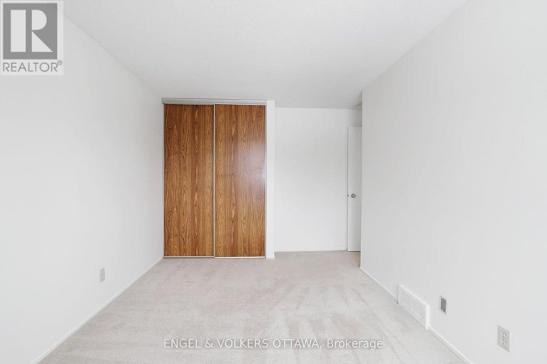 29097946/60-homestead-street/borden-farmstewart-farmcarleton-heightsparkwood-hills/ottawa/ontario/K2E7N6_19