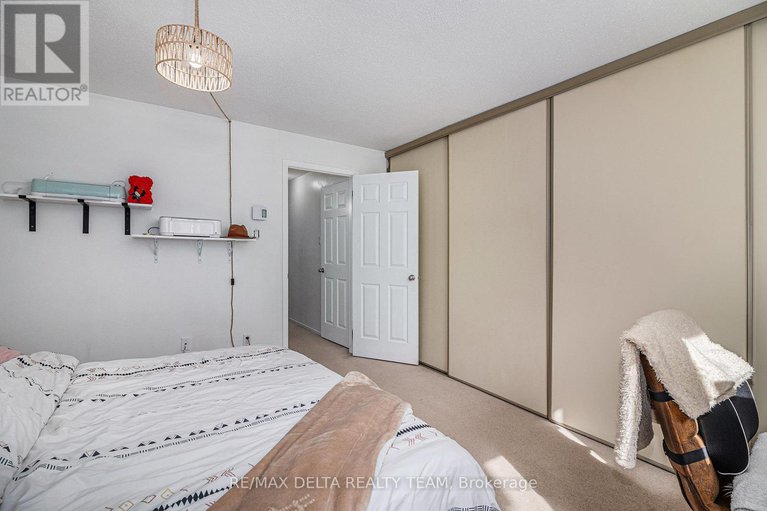 28052434/a-6704-jeanne-darc-boulevard/convent-glen-north/ottawa/ontario/K1C6E9_24