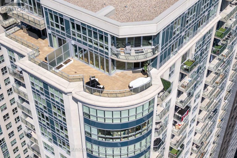 29041672/2701-195-besserer-street/sandy-hill/ottawa/ontario/K1N0B6_38