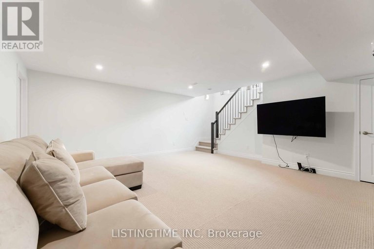 29440347/704-brian-good-avenue/riverside-southgloucester-glen/ottawa/ontario/K4M0C1_5