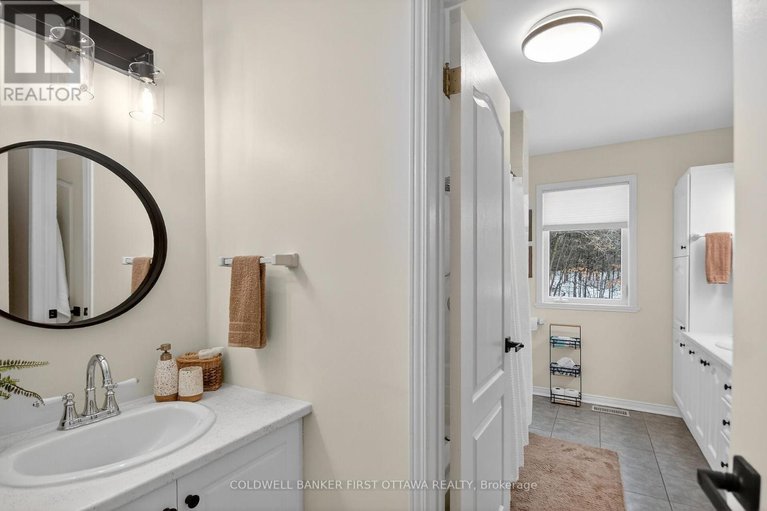 29480327/2960-ernside-crescent/cumberland-estates/ottawa/ontario/K4C1B6_20