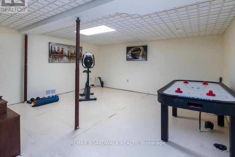 29408101/182-palomino-drive/bridlewood/ottawa/ontario/K2M1P2_36