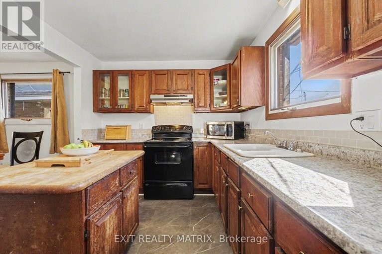 29680683/1864-lenester-avenue/mckellar-heightsglabar-park/ottawa/ontario/K2A3W8_14
