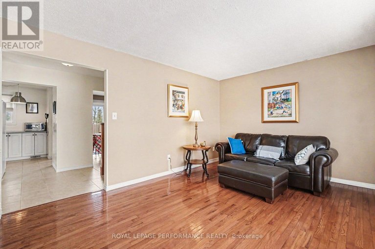 29484795/299-mockingbird-drive/chatelaine-village/ottawa/ontario/K1E2A4_7