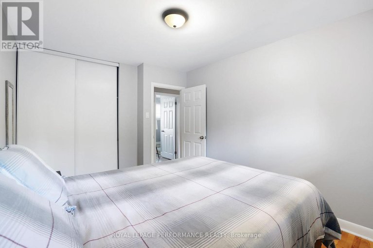 28924054/1347-highgate-road/parkway-park/ottawa/ontario/K2C2Y5_17