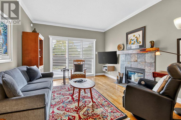 29424324/96-allanford-avenue/hunt-club-parkgreenboro/ottawa/ontario/K1T3Y6_17