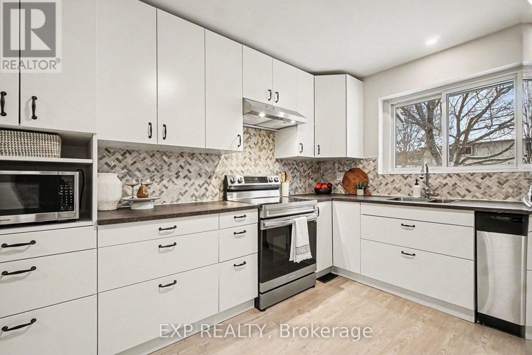 29270058/61-2336-orient-park-drive/blackburn-hamlet-south/ottawa/ontario/K2V0J2_15