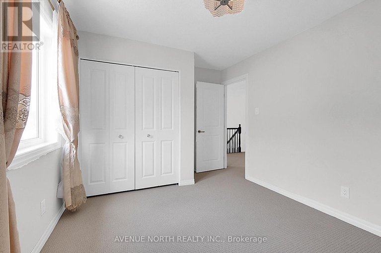 28540961/429-dovehaven-street/mer-bleuebradley-estatesanderson-park/ottawa/ontario/K1W0H2_28