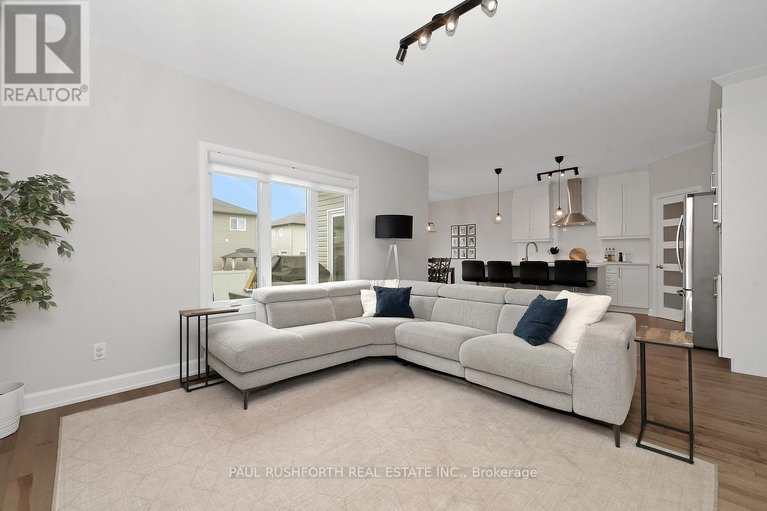 29685315/624-geneva-crescent/embrun/russell/ontario/K0A1W0_9