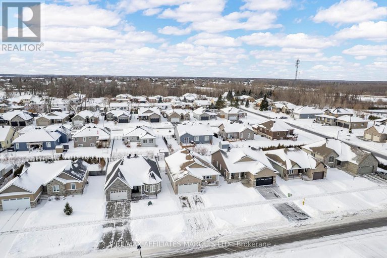 29275538/50-jim-brownell-boulevard/long-sault/south-stormont/ontario/K0C1P0_31