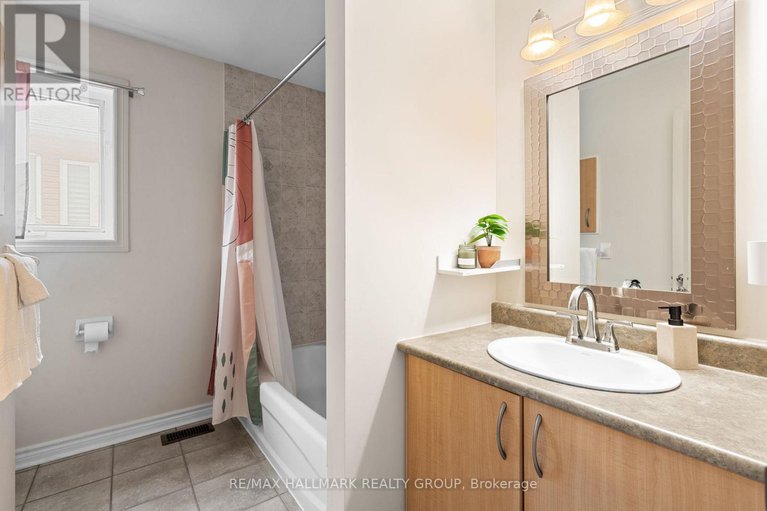 28457131/1340-guthrie-street/leslie-park/ottawa/ontario/K2H1G8_32