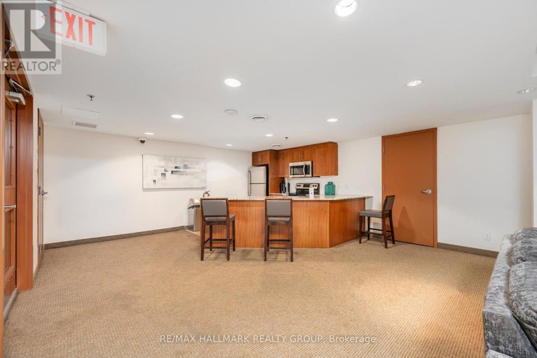 29041672/2701-195-besserer-street/sandy-hill/ottawa/ontario/K1N0B6_31