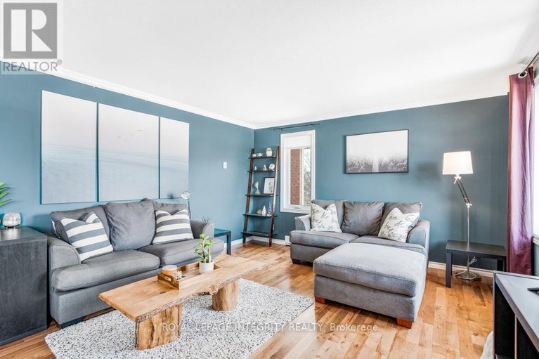 28746372/207-1825-marsala-crescent/fallingbrookpineridge/ottawa/ontario/K4A2E7_9