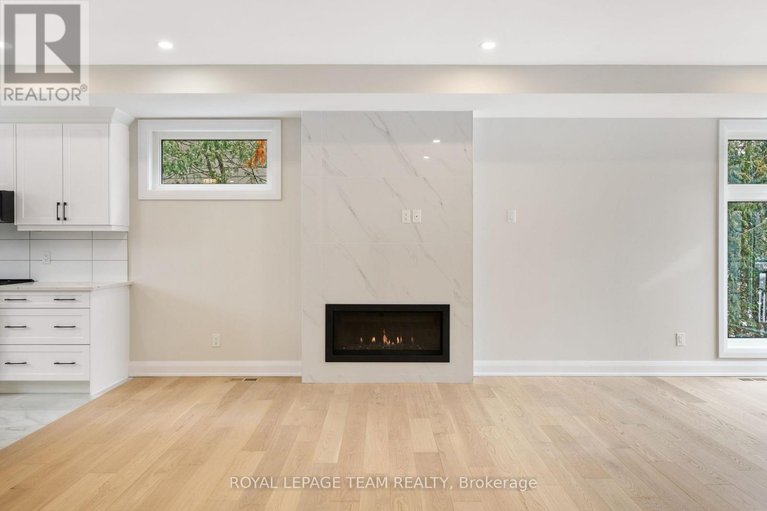 29152397/845-melfa-crescent/mooneys-bay/ottawa/ontario/K2C0P5_8