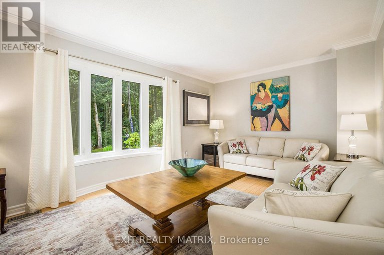 28740334/30-glen-park-drive/blackburn-hamlet-south/ottawa/ontario/K1B3Z2_13