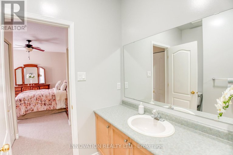 28846477/13-eileen-crescent/stittsville-central/ottawa/ontario/K2S1M3_22