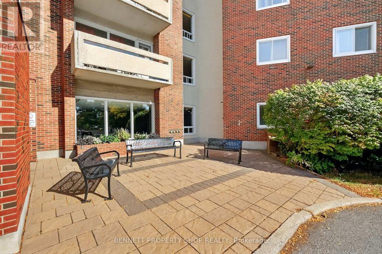 28981552/1015-915-elmsmere-road/beacon-hill-south/ottawa/ontario/K1J8H8_6