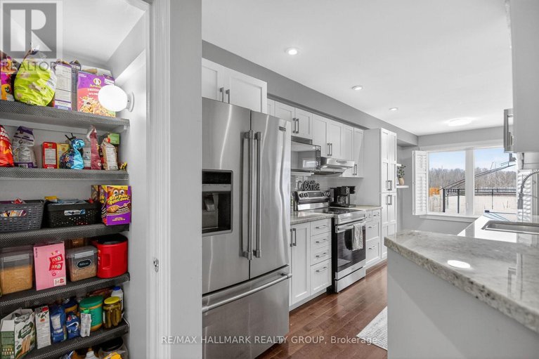 29387716/164-trail-side-circle/springridgeeast-village/ottawa/ontario/K4A5B3_16