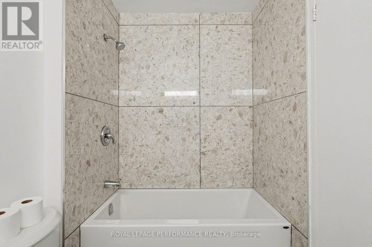 29425118/1584-feather-lane/sawmill-creektimbermill/ottawa/ontario/K1T1V4_27