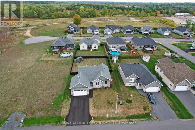 28887595/31-hilda-street/long-sault/south-stormont/ontario/K0C1P0_37