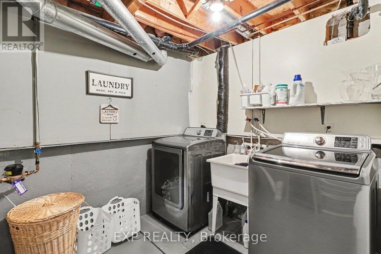 29593810/358-valade-crescent/fallingbrookpineridge/ottawa/ontario/K4A2V7_21