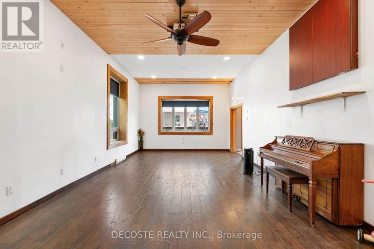 29247092/1-mechanic-street-e/maxville/north-glengarry/ontario/K0C1T0_15