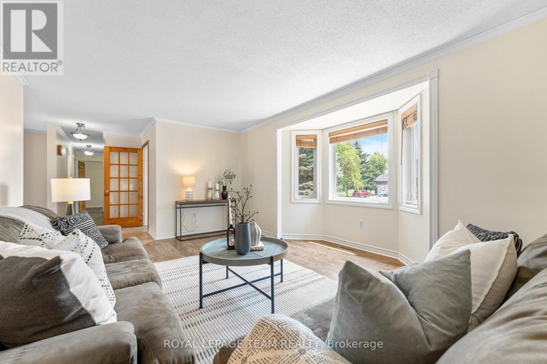 28996461/106-porcupine-trail/dunrobin-shores/ottawa/ontario/K0A1T0_9