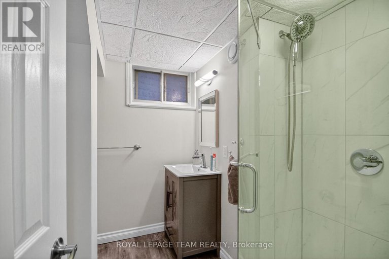 29456628/998-harkness-avenue-avenue/riverside-park/ottawa/ontario/K1V6P2_30