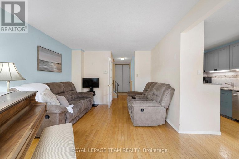 28526425/2245-orient-park-drive/blackburn-hamlet-south/ottawa/ontario/K1B4W3_13