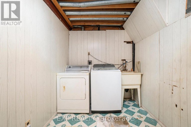 28974876/c-1699c-lamoureux-drive/queenswood-heights-south/ottawa/ontario/K1E2N3_20