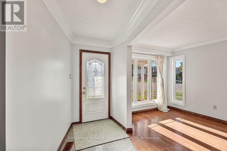 28945918/121-topley-crescent/hunt-club-park/ottawa/ontario/K1G4N2_2