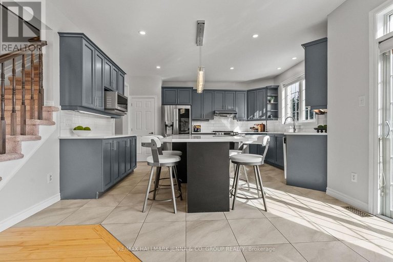 29514784/2649-fallingwater-circle/half-moon-bay/ottawa/ontario/K2J0R6_9