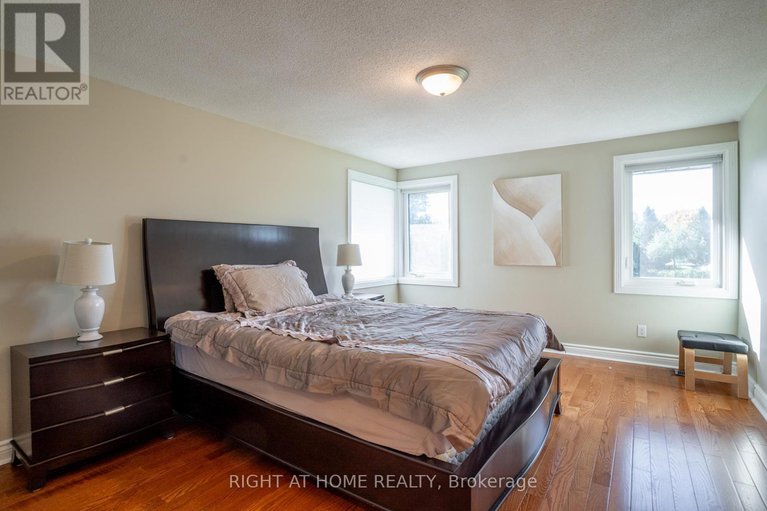 29001389/5-burnt-tree-court/cedar-hillorchard-estates/ottawa/ontario/K2R1B8_34