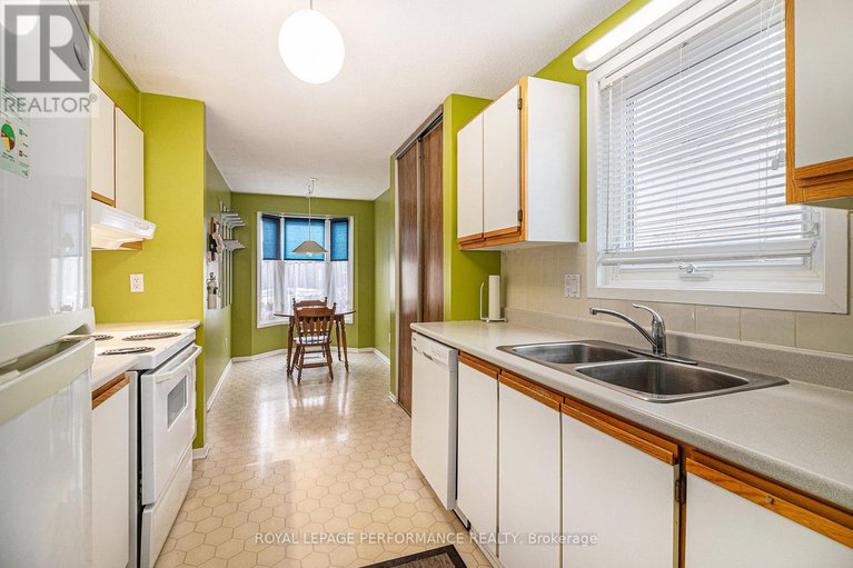 29117518/1642-prestwick-drive/queenswood-heights-south/ottawa/ontario/K1E2Y1_9