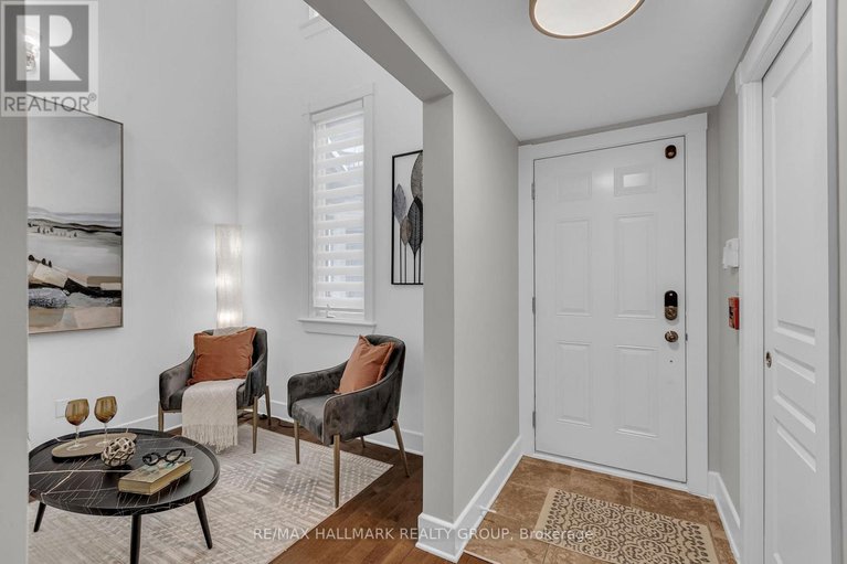 28335496/b301-124-guigues-avenue/lower-townbyward-market/ottawa/ontario/K1N5H7_5