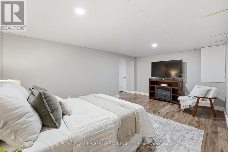 29452274/67-castlefrank-road/glencairnhazeldean/ottawa/ontario/K2L2E6_43