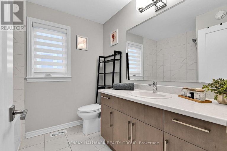 29525004/160-eric-maloney-way/blossom-parkkemp-parkfindlay-creek/ottawa/ontario/K1T0R1_24