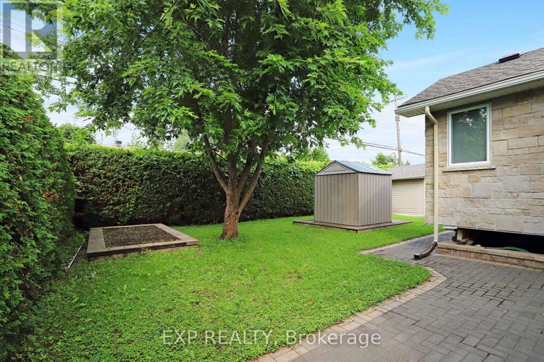 28625166/1382-fisher-avenue/city-viewskylinefisher-heightsparkwood-hills/ottawa/ontario/K2C1X1_37