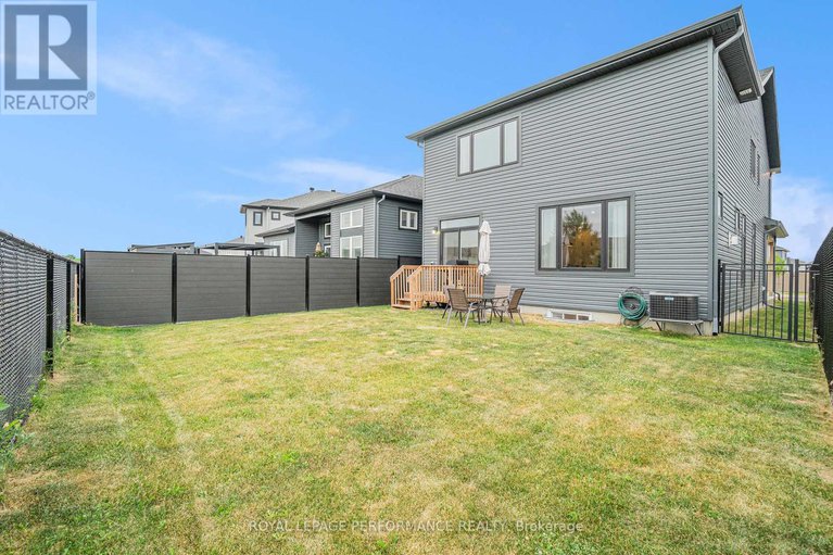 28544358/916-socca-crescent/notting-hillsummerside/ottawa/ontario/K4A5M1_24