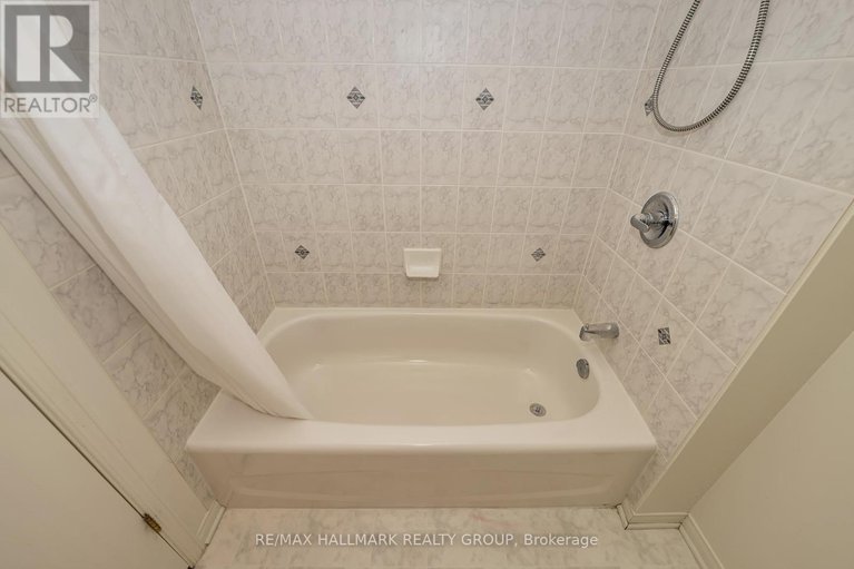 28884147/62-lakepointe-drive/avalon-east/ottawa/ontario/K4A5E5_25