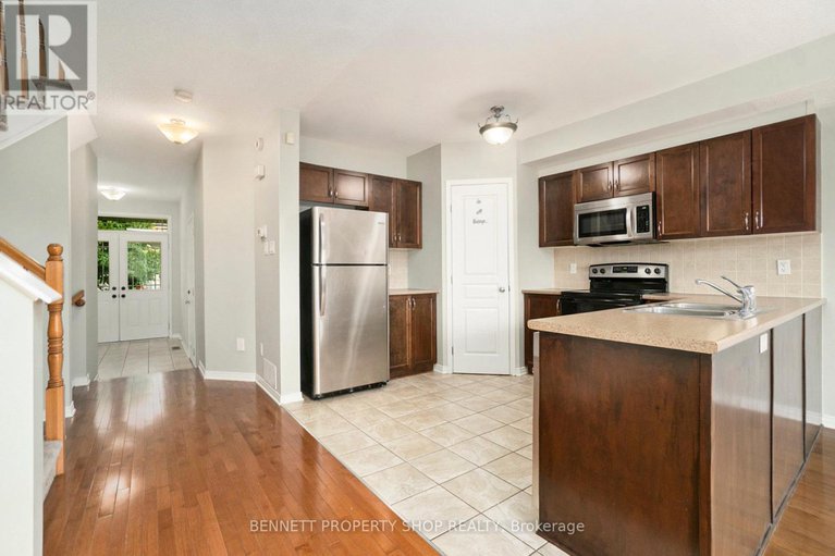 28577156/526-pepperville-crescent-n/emerald-meadowstrailwest/ottawa/ontario/K2M0E5_3
