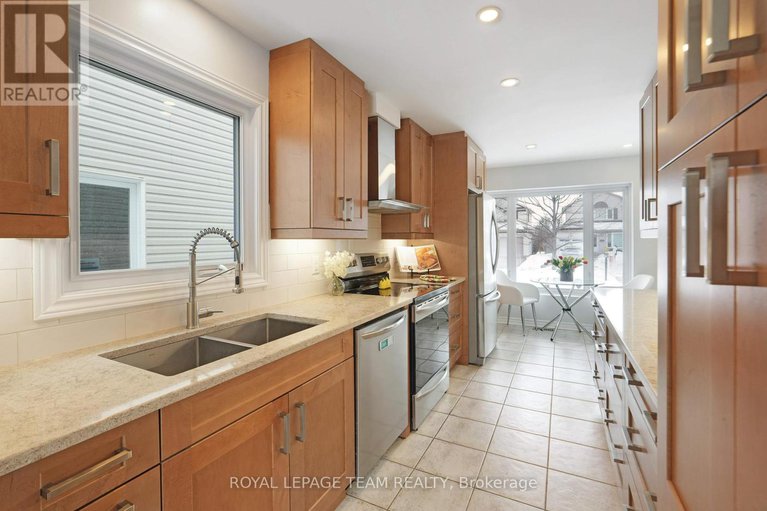 29444898/49-vesta-street/cedargrovefraserdale/ottawa/ontario/K2J3Z1_17