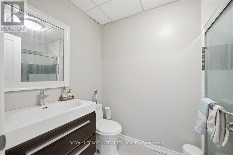 29381596/1110-luesby-crescent/fallingbrookgardenway-south/ottawa/ontario/K4A4X7_40