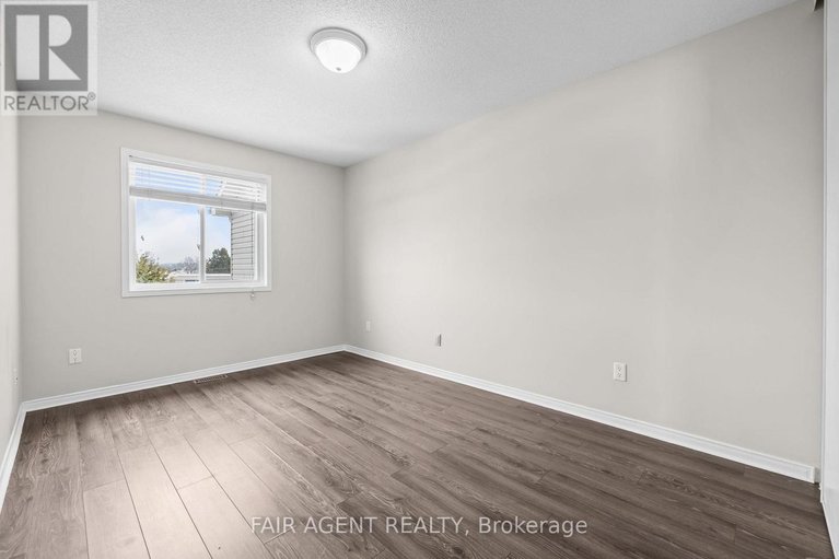 29495953/165-dahlia-street/town-of-rockland/clarence-rockland/ontario/K4K0G1_22