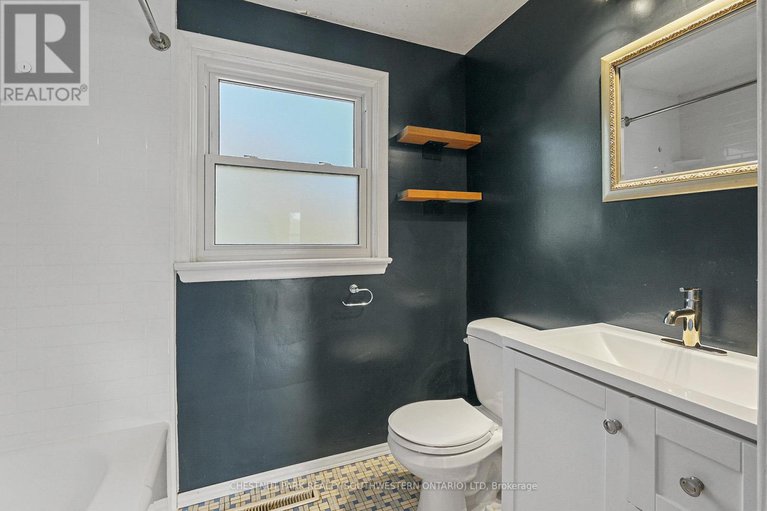 28850275/809-smyth-road-n/elmvale-acres/ottawa/ontario/K1G1P2_23