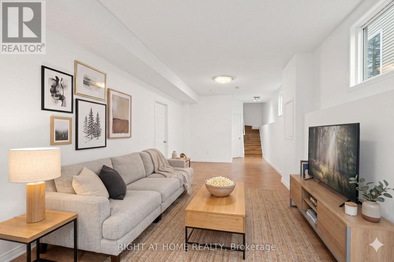 29607678/35-montana-way/longfields/ottawa/ontario/K2J4M2_30