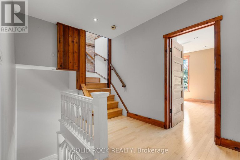 28616919/541-besserer-street/sandy-hill/ottawa/ontario/K1N6C6_12